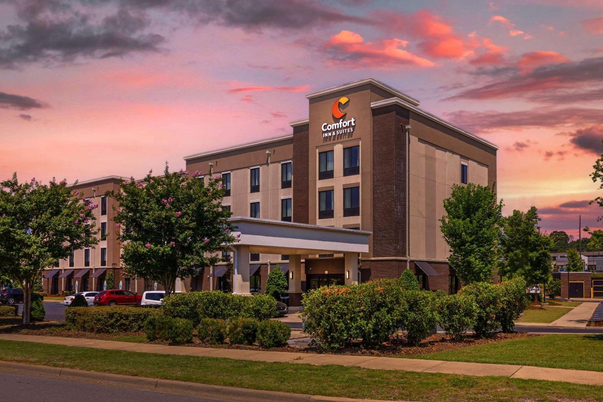 Comfort Inn & Suites At Crossplex Village Birmingham Exterior foto